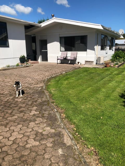 Property building, Garden, Seating area, Garden view