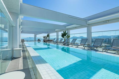 Pool view, Swimming pool, sunbed