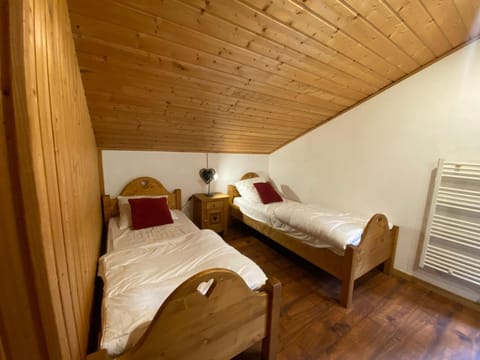 Chalet 6 chambres avec jacuzzi et parking, La Tania - FR-1-513-72 Chalet in Les Allues