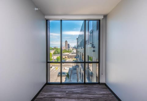 Contemporary 1BD/1BA + Rooftop Apartments Apartamento in Des Moines