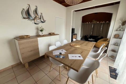 Maison rue du phare centre ville chez Christine House in Quiberon