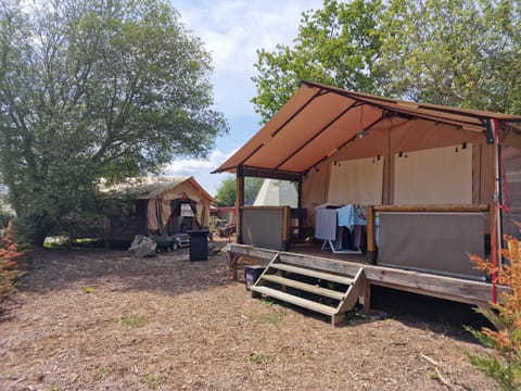 Lodge Les P'tites Maisons dans la Prairie Campground/ 
RV Resort in Saint-Jean-de-Monts