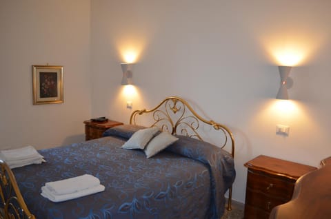 ROMAN HOUSE - TERMINI ESQUILINO Apartment in Rome