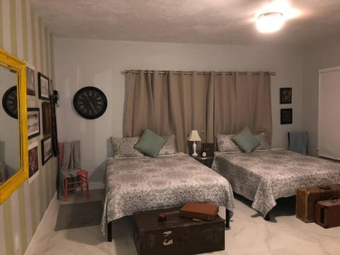 Spacious and Comfy Suite near MIA 2 Queen Beds Vacation rental in Miami