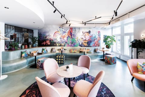 Restaurant/places to eat, Lounge or bar, Dining area, Breakfast