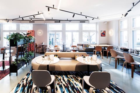 Restaurant/places to eat, Dining area, Breakfast