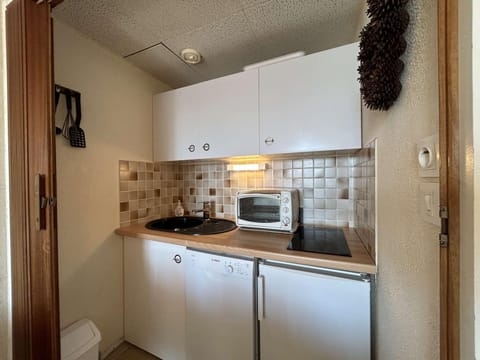 Studio montagne 4 pers. avec balcon, pistes à 100m, parking, local à skis - Montgenèvre - FR-1-330D-77 Apartment in Montgenèvre