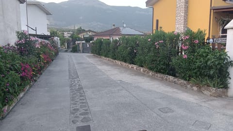 Facade/entrance, Neighbourhood, Street view