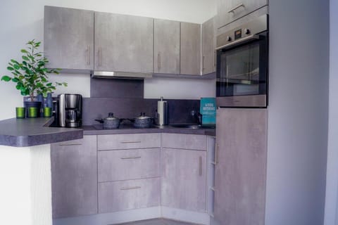 Coffee/tea facilities, Kitchen or kitchenette, dishwasher, pet friendly, stove