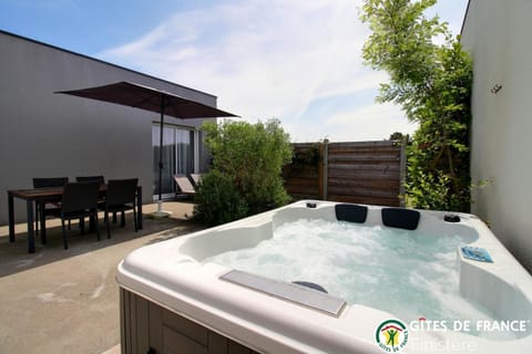 Villa le Nid Des Dunes & Spa 2 gîtes écologiques House in Santec