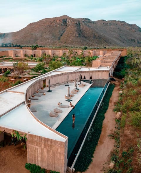 Mountain view, Pool view, Swimming pool