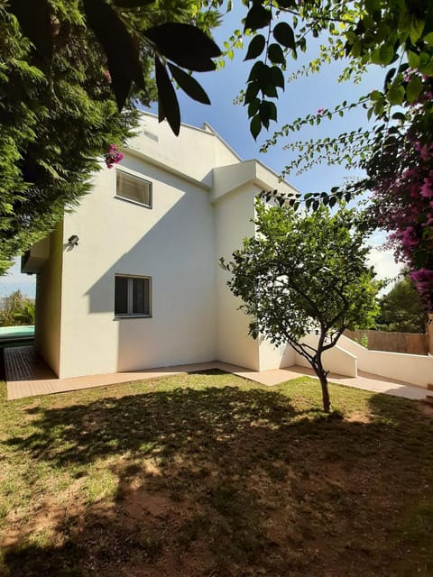 Edard's Private Villa House in Castelldefels