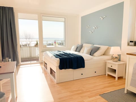Bedroom, Bedroom