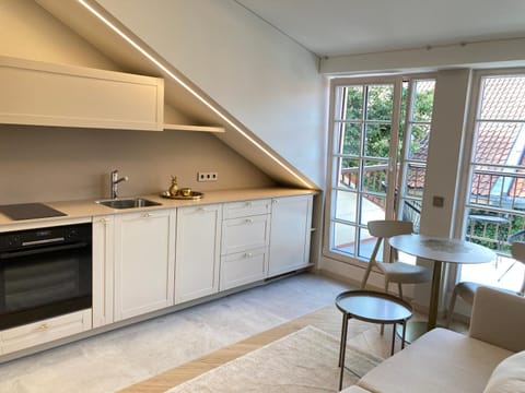 Kitchen or kitchenette, Living room