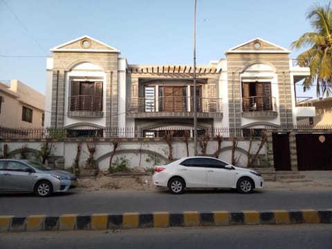 Sea View Inn Guest House Bed and Breakfast in Karachi