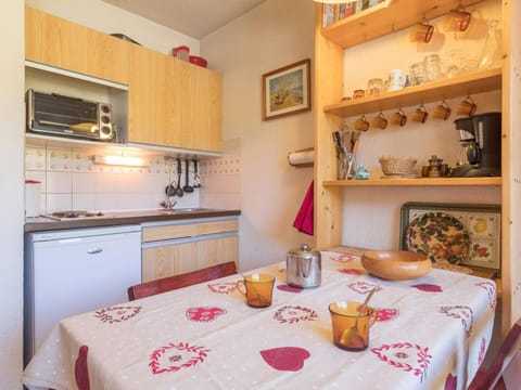 Studio avec balcon à Montgenèvre, animaux acceptés - FR-1-330D-35 Apartment in Montgenèvre