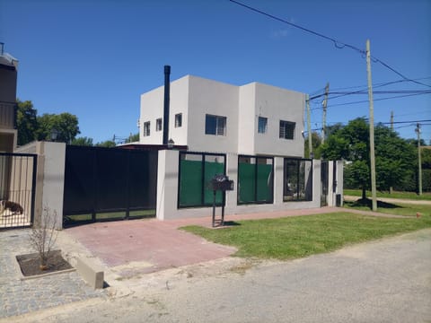 Pueblo Maschwitz Maison in Belén de Escobar