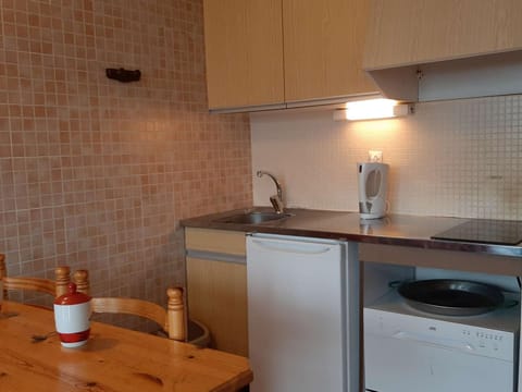 Studio lumineux au pied des pistes pour 4 personnes à Montgenèvre avec parking privatif et balcon sud - FR-1-330D-118 Apartment in Montgenèvre