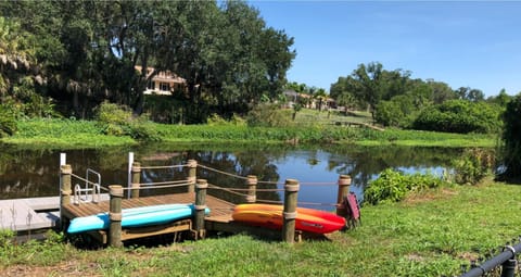 Family Retreat with Pool, Games, Dock, Fishing, Golf home Casa in Sarasota