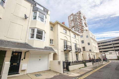 Property building, Street view