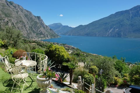 Garden, Garden view, Lake view, Mountain view