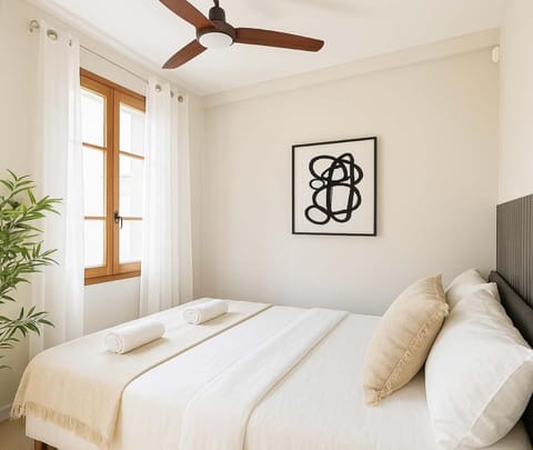 Bed, View (from property/room), Photo of the whole room, Bedroom, storage