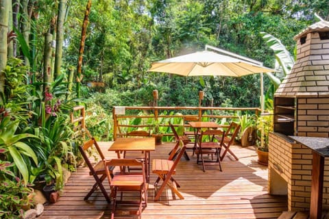 Property building, Restaurant/places to eat, BBQ facilities, Garden, Balcony/Terrace, Dining area, Garden view