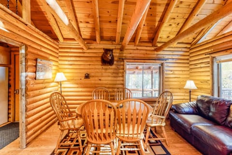 Leavenworth Cozy Cabin House in Lake Wenatchee