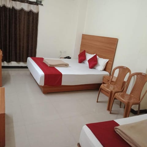 Red Star Holidays Hotel in Munnar