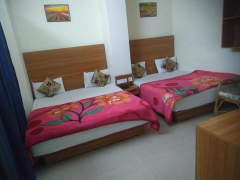 Red Star Holidays Hotel in Munnar