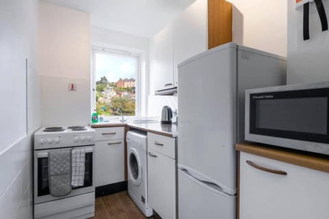☆ Bright, 2 Bedroom West End Apartment ☆ Copropriété in Dundee
