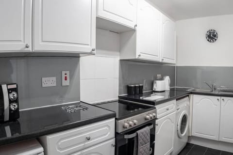 ☆Modern Flat, Close to University and City Centre☆ Condo in Dundee