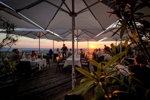 Restaurant/places to eat, View (from property/room), Balcony/Terrace