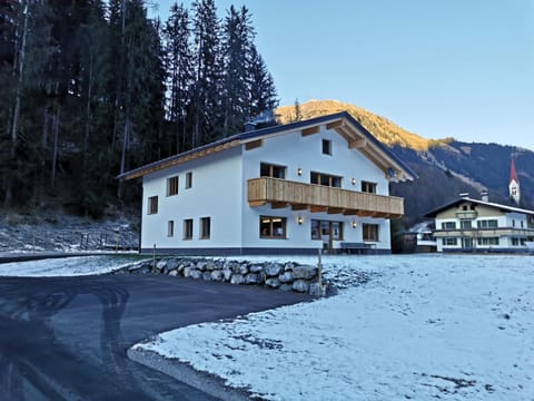 Facade/entrance, Autumn