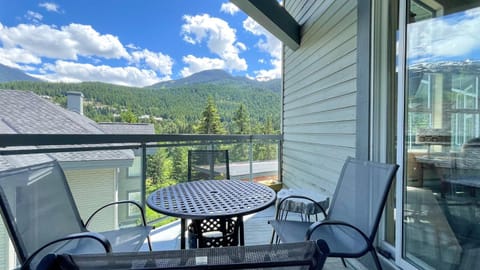 Top Floor Suite with Mountain Views by Harmony Whistler House in Whistler