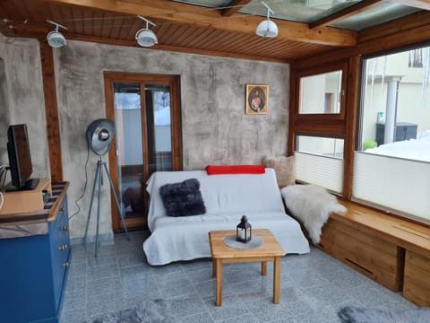 Living room, Photo of the whole room, Seating area