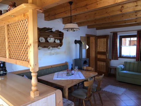 Living room, Decorative detail, Dining area