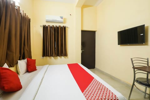 OYO Flagship Laavin Inn Near Gomti Riverfront Park Hotel in Lucknow