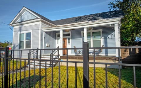 Property building, Balcony/Terrace