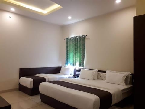 Hotel Paradise inn Hotel in Udaipur