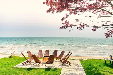 TheLongBeachResort - Beachfront Cottages & Townhouse Suites Apartment in Lake Erie