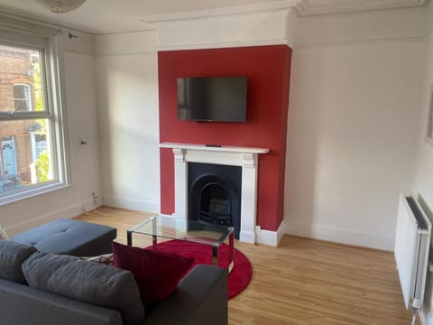 OPP Exeter RRF&T - Cosy 1 bed with parking BIG SAVINGS booking 7 nights or more! Condo in Exeter