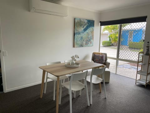 2 Bedroom Villa In Tropical Resort Apartment in Noosaville