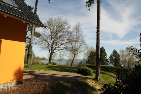 12 - familienfreundliches Ferienhaus mit grossem Garten und Seeblick Haus in Röbel