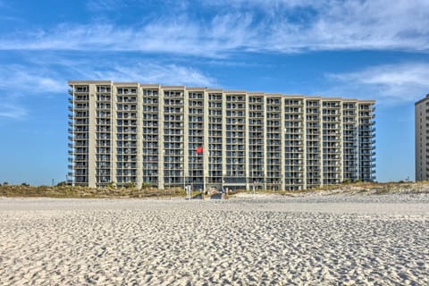 Coastal Condo with Resort Perks and Beach Access! Condominio in Orange Beach
