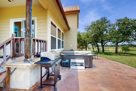Lone Star Oasis House in Buchanan Dam