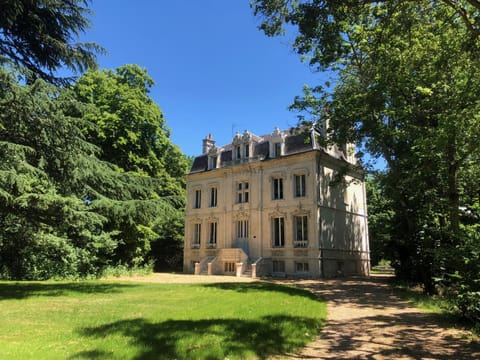 Property building, Day, Garden