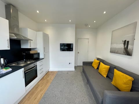 Stylish Modern Apartment For Up To 4 Nr CityCentre Apartment in Cardiff