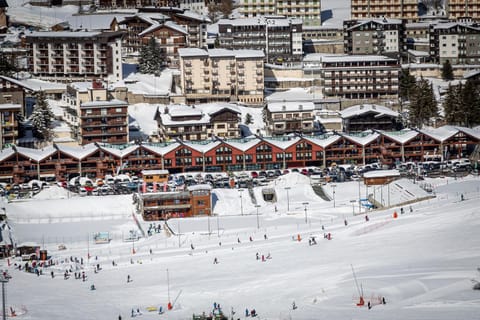 Property building, Day, Bird's eye view, Winter, Skiing, City view