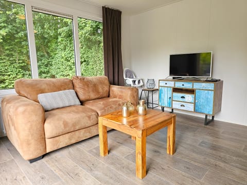 TV and multimedia, Seating area